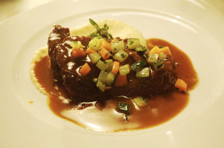Rinderbäckchen mit Gemüse