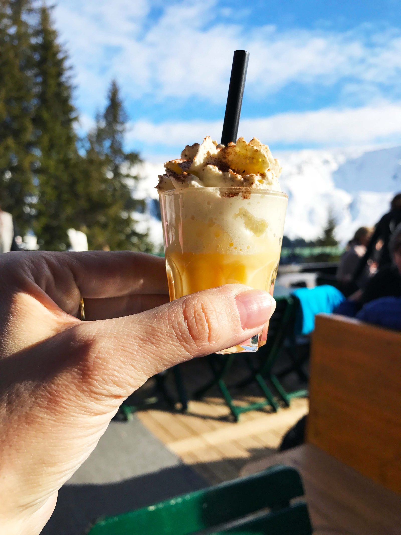 Eierlikör mit Sahnehäubchen