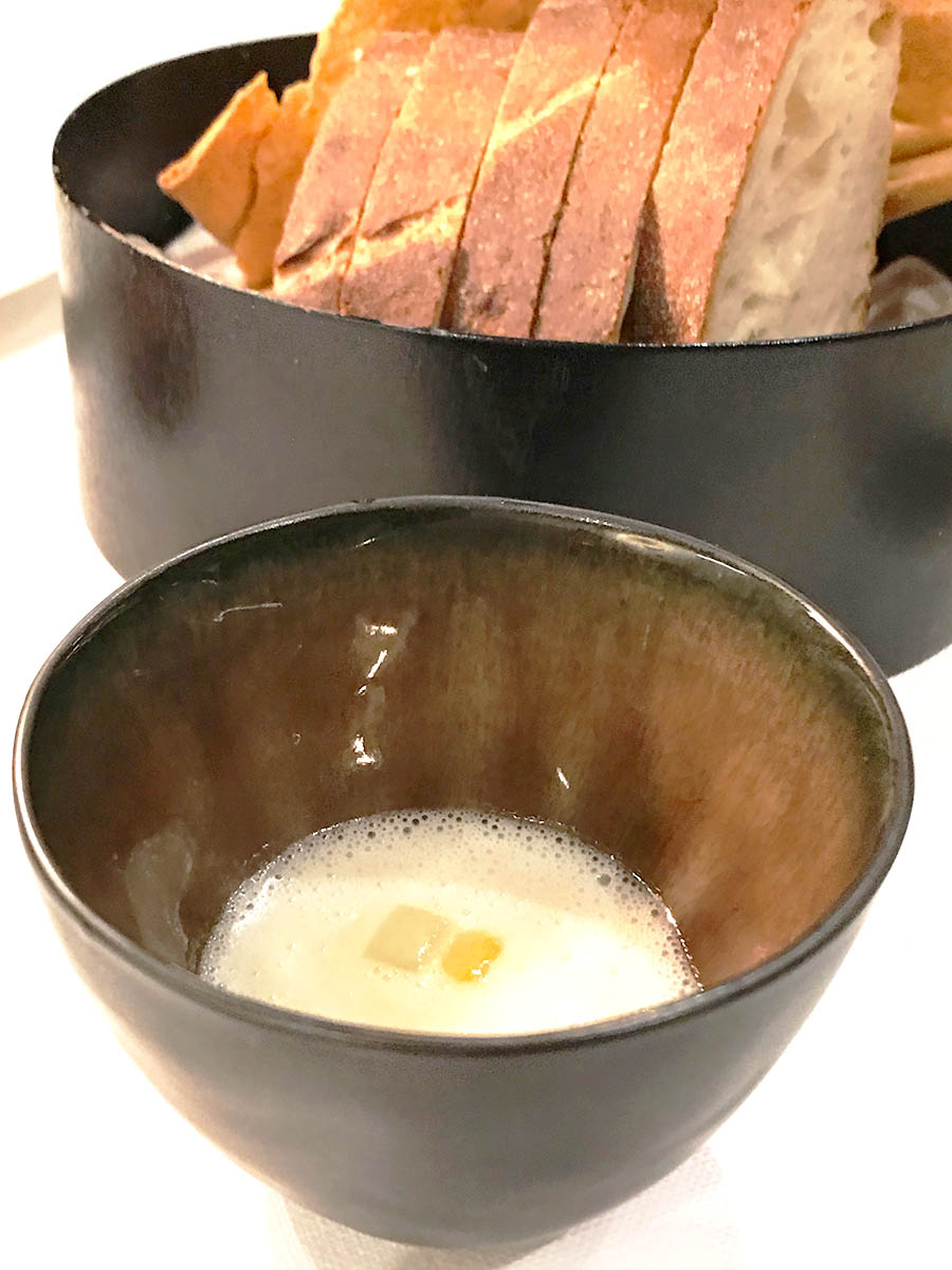 Süppchen mit Markknochen und Gemüse