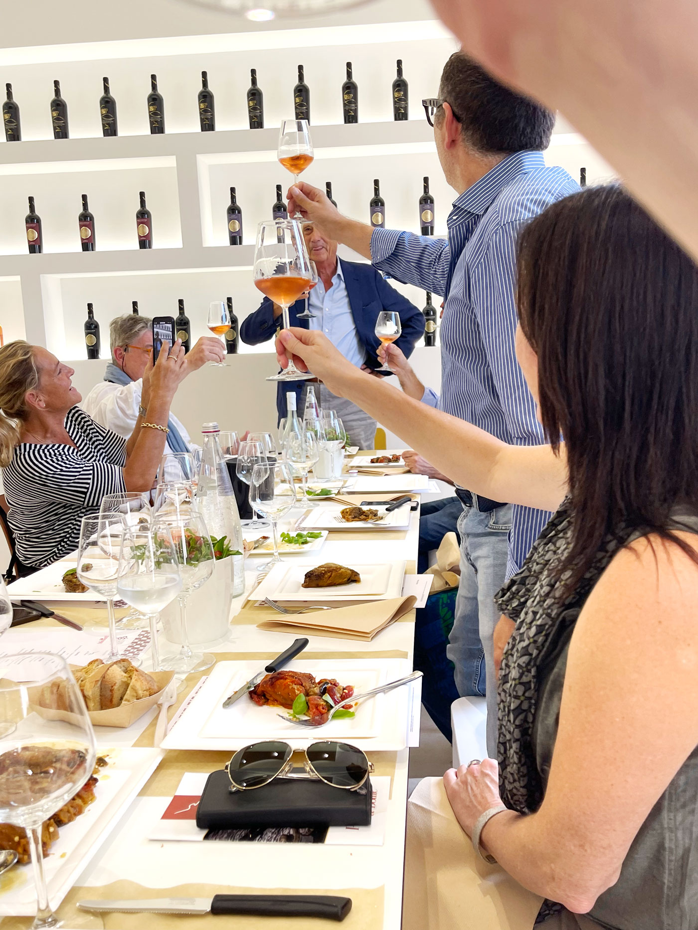 Drei Familienbetriebe – mit dem Gambero Rosso bei den Weingütern Cosimo Taurino, Cantine de Falco und Cantele