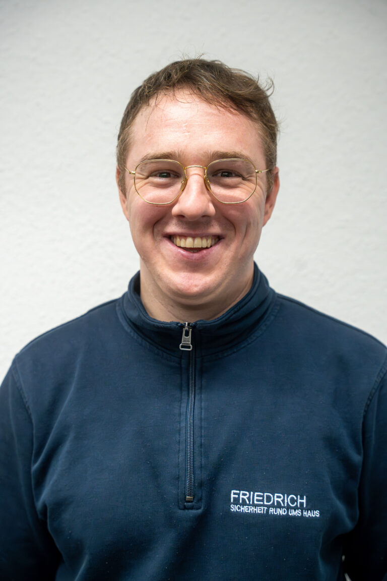 Daniel Friedrich, Team, Einbruchsicherung