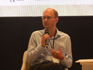 Stefan Peters en evento sobre racismo en cartagena Instituto CAPAZ Comison de la Verdad