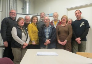 Generalforsamling i DOF Vestsjælland d. 1. februar 2015 - den nye bestyrelse. Fra venstre: Rolf Lehrmann, Inger Nielsen, Jens Boesen, Jette Hallig (sekretær), Lasse Braae (formand), Peter Torp, Ole Hinz, Jette Reeh (kasserer), Eva Nielsen (suppleant), Jan Kiel (næstformand)