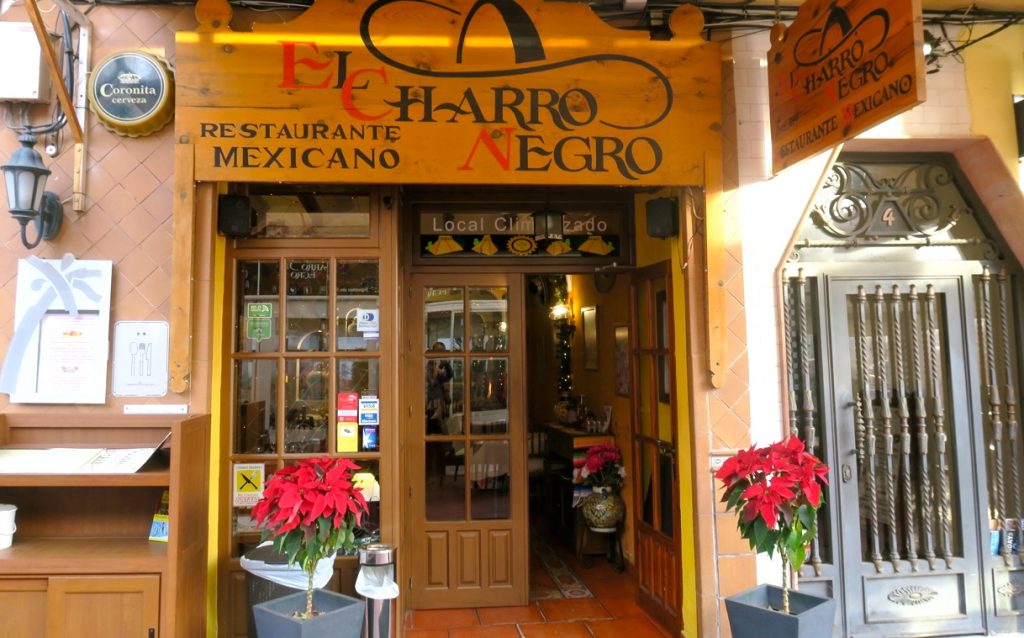 Restaurang El Charro Negro i Torrevieja erbhder mat med extra krydda om så önskas 