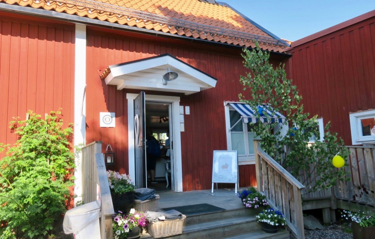 Café Två Skator i Arboga är ett trevligt stopp både för både en bort och hemresa. 