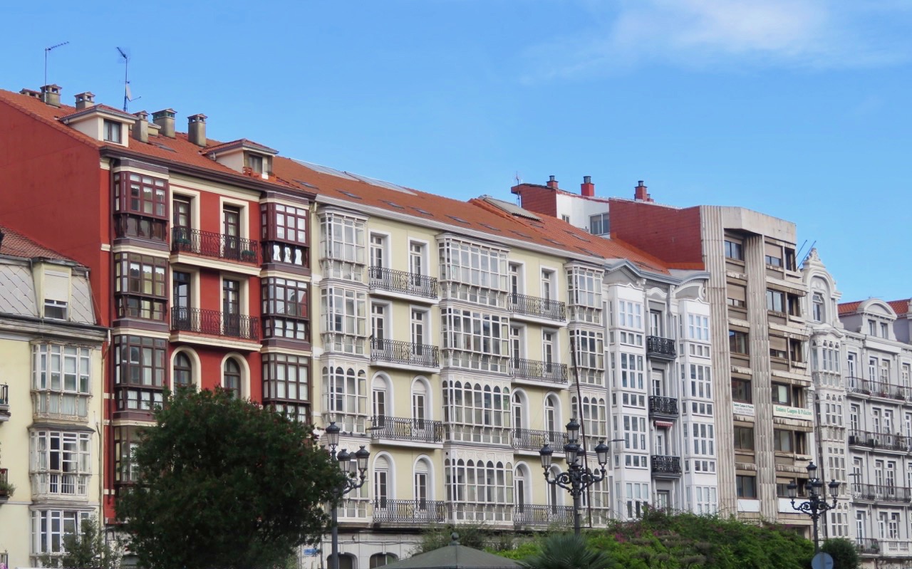 Santander har många vackra äldre hus. 