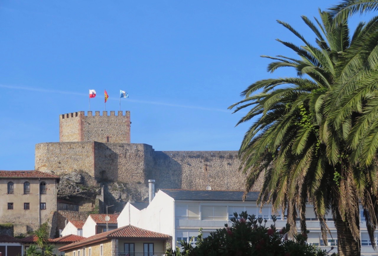 En spansk medeltida by har oftast en borg. Så även San Vincente. 