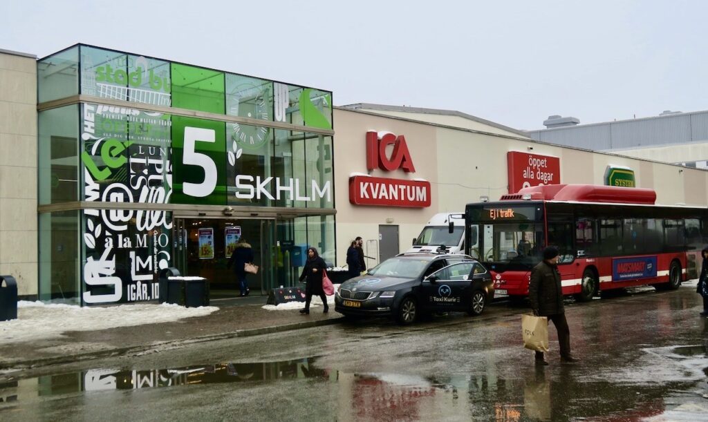 Stockholm. Skärholmen. Ett besök här på IKEA var en annan av veckans händelser. 