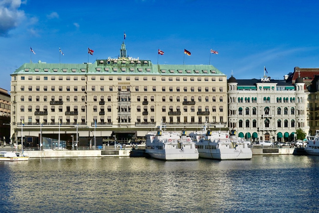 Srockholm Grand Hotell. Resan fortsätter i Stockholm och ett besök här med Promenadklubben var både trevligt och gott. 