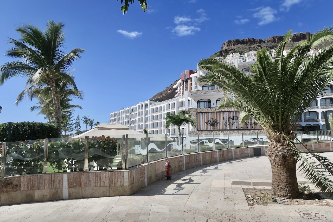 Gran Canaria dag 2. Costa Mogan och Playa del Cura. Vårt hotell "Labranda" i bakgrunden. 