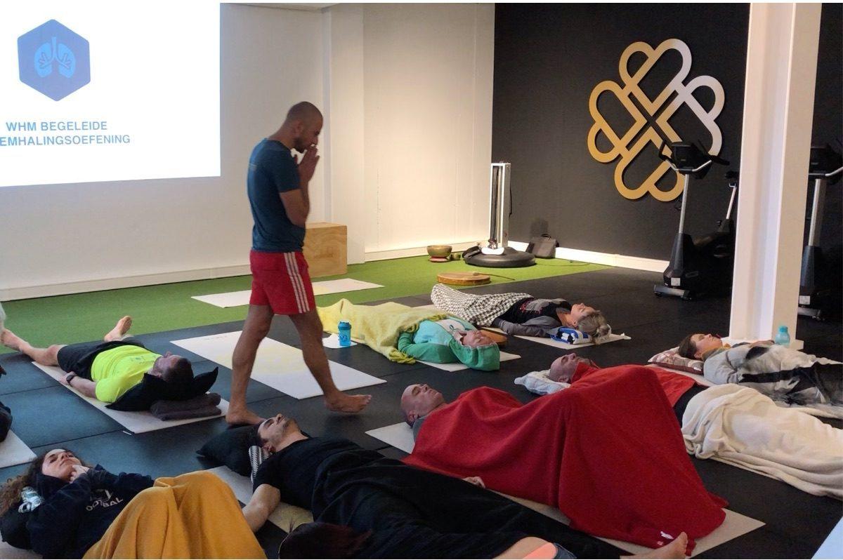 Wim Hof - ademhaling en ijsbad workshops Dominique Stulens Ademsessie