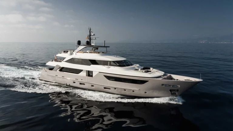 Les Bruxellois Luxury Charter Yacht Sanlorenzo Dreamyachts