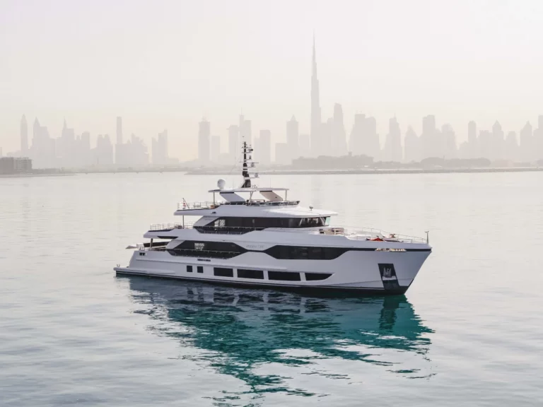 ROCKET ONE Luxury Charter Yacht Gulf Craft Dreamyachts