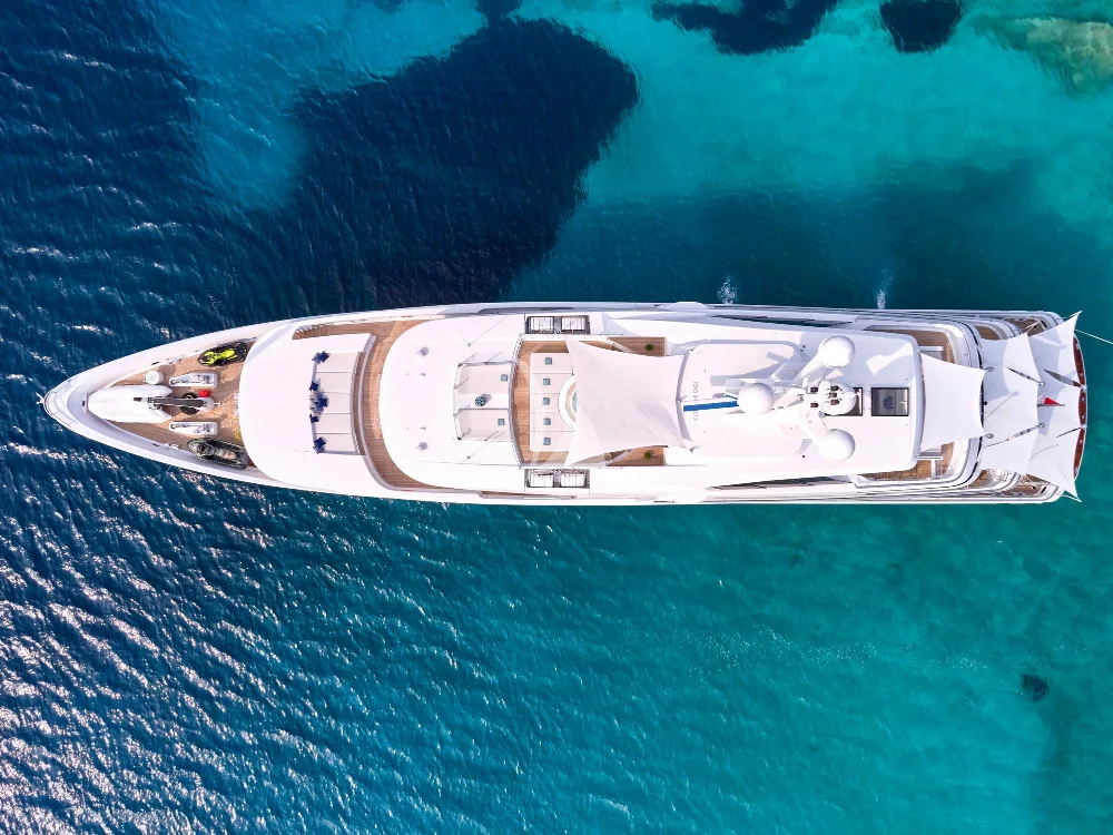 O´EVA Luxury Charter Yacht Golden Yachts