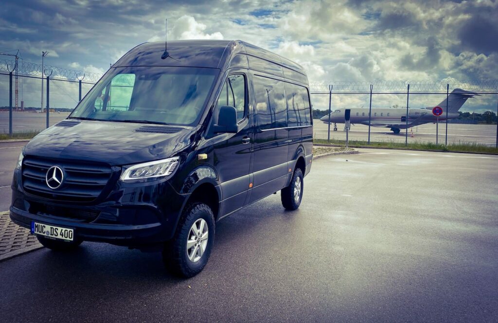 Luggage Van Sprinter Munich black Driver-Station