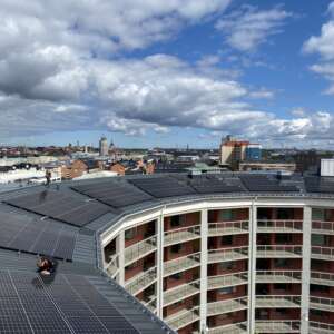 Solceller tak plåttak runt