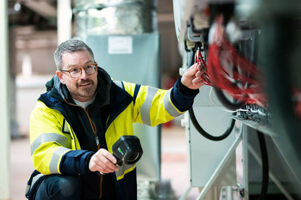 Växelriktare solceller. vad gör växelriktaren i en solcellsinstallation