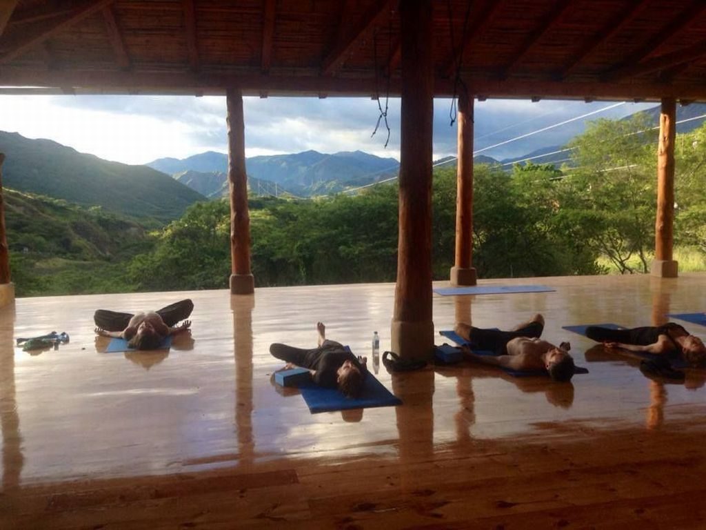 Yoga in de Izhcayluma Lodge in Vilcabamba Ecuador