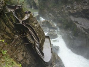 Pailon del Diablo waterval in Ecuador rondreizen