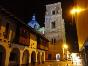 Cuenca in de avond stadstour Ecuador