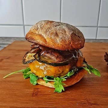 edles-fleisch-rezepte-paul-cooks-burger-gebratene-zucchini-mit-pilzen