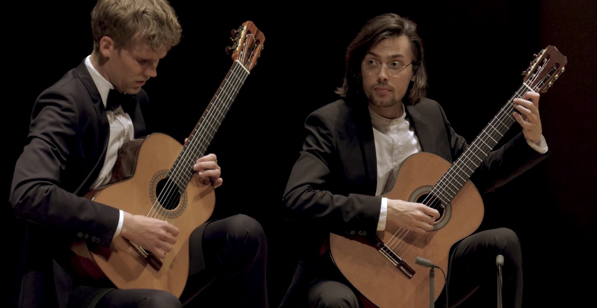 Aros Guitar Duo