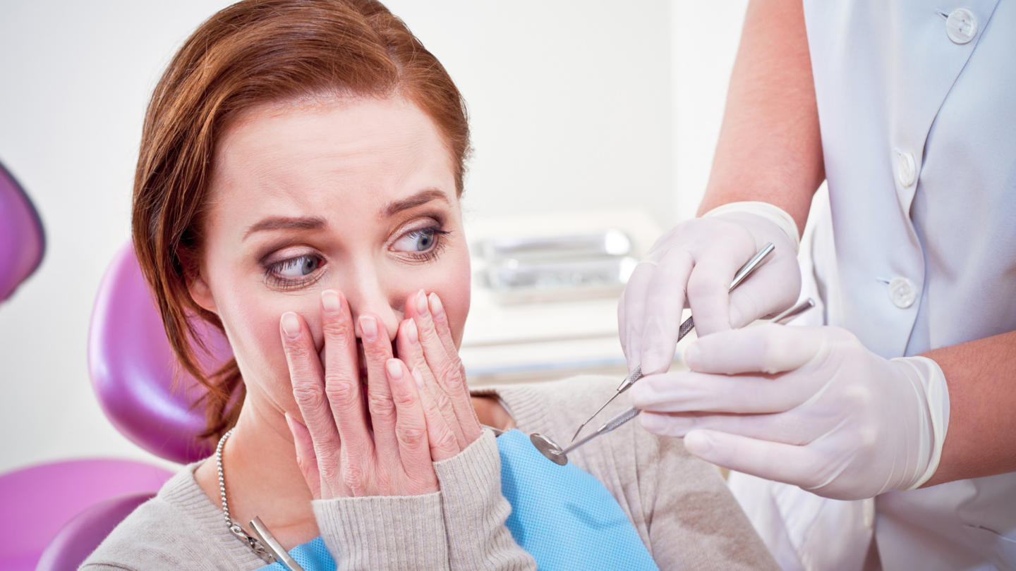 Pasient med tannlegeskrekk og tannlegen