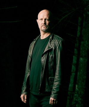 Frode Glesnes – guitar, bass & lead vocal