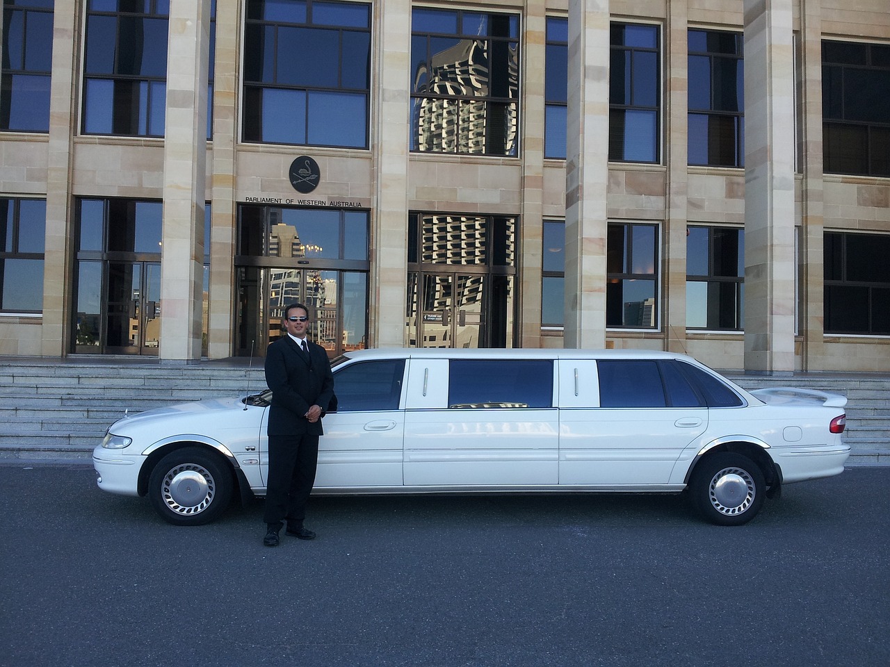 https://usercontent.one/wp/english.rivieraforyou.com/wp-content/uploads/2022/12/LOGORFY-removebg-preview.png?media=1671185425 limousine 601462 1280