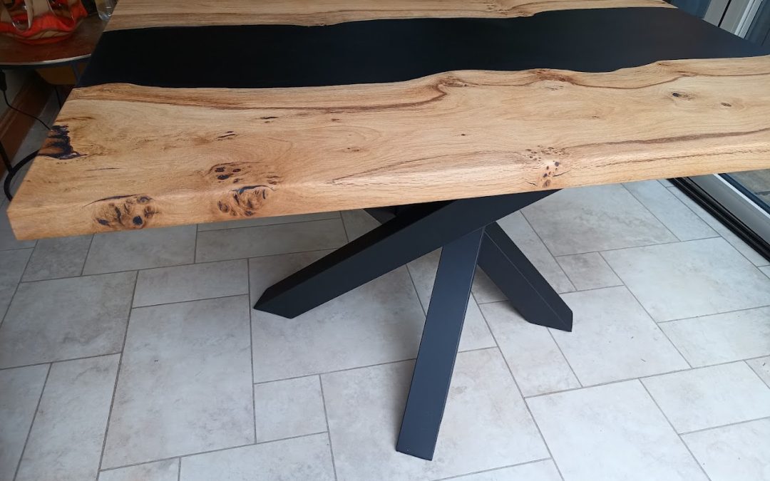 Pippy Oak Dining Table