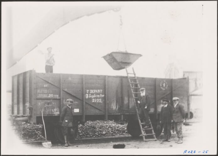 Eerste kolenwagon Kolenmijn Limburg Maas sept 1922