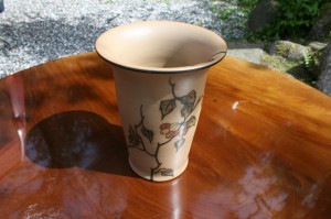 Fin dansk vase fra Hjort keramik.