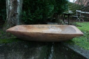 Stort antikt trætrug dateret 1869 bomærke, ca. 112x47x25 cm