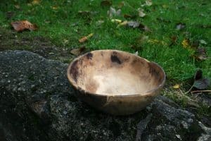 Lille træskål/drikke skål antik, ca. 18 cm i Ø og 7 cm høj.