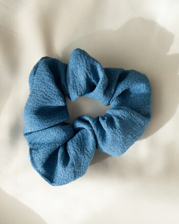 Structured scrunchie – Mørkeblå