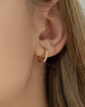 Ribbed 13 mm – Guld hoops