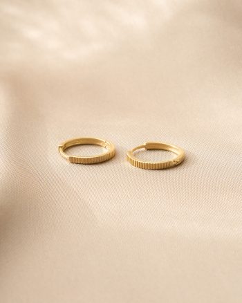 Ribbed 16 mm – Guld hoops