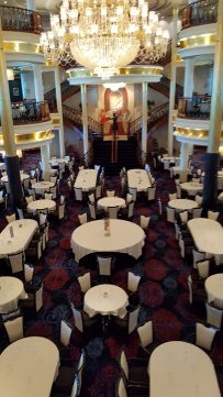 Sapphire Dining Room on Navigator of the Seas. Photo: © <a href="https://business.krydstogt.nu/">#CruiserByHeart</a>, 2018.