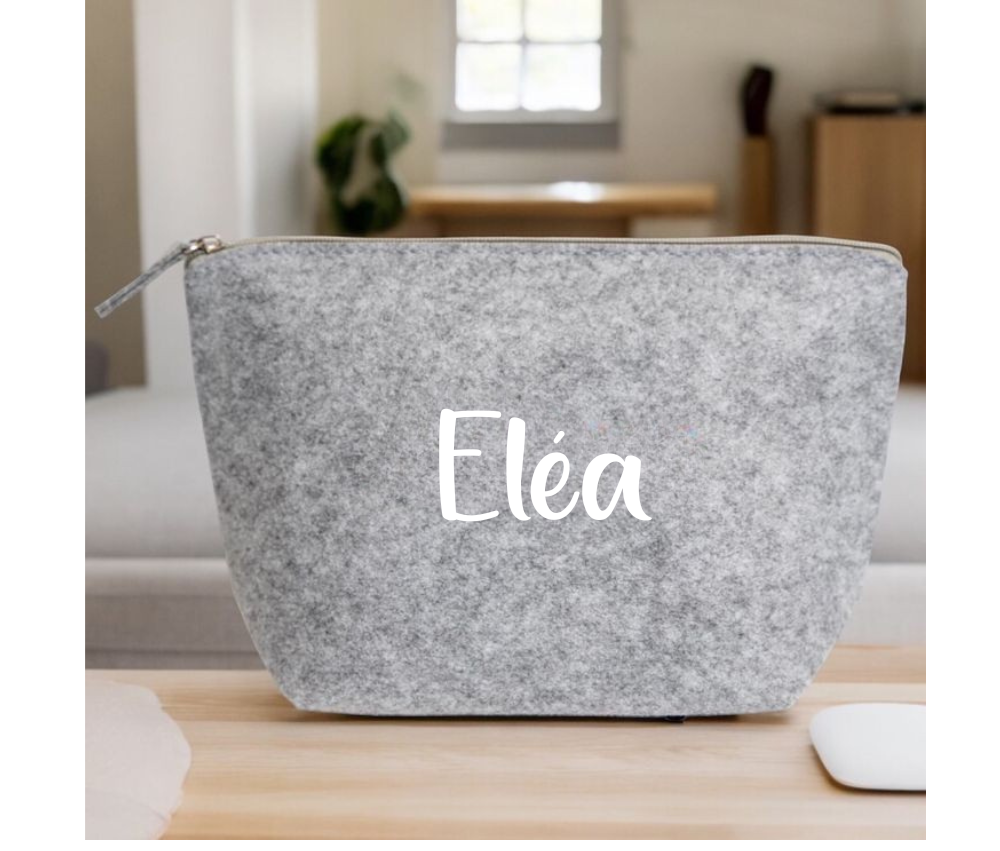 Trousse en feutrine gris clair