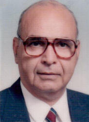 أد حسن إمام نائب رئيس جامعة القاهرة الأسبق