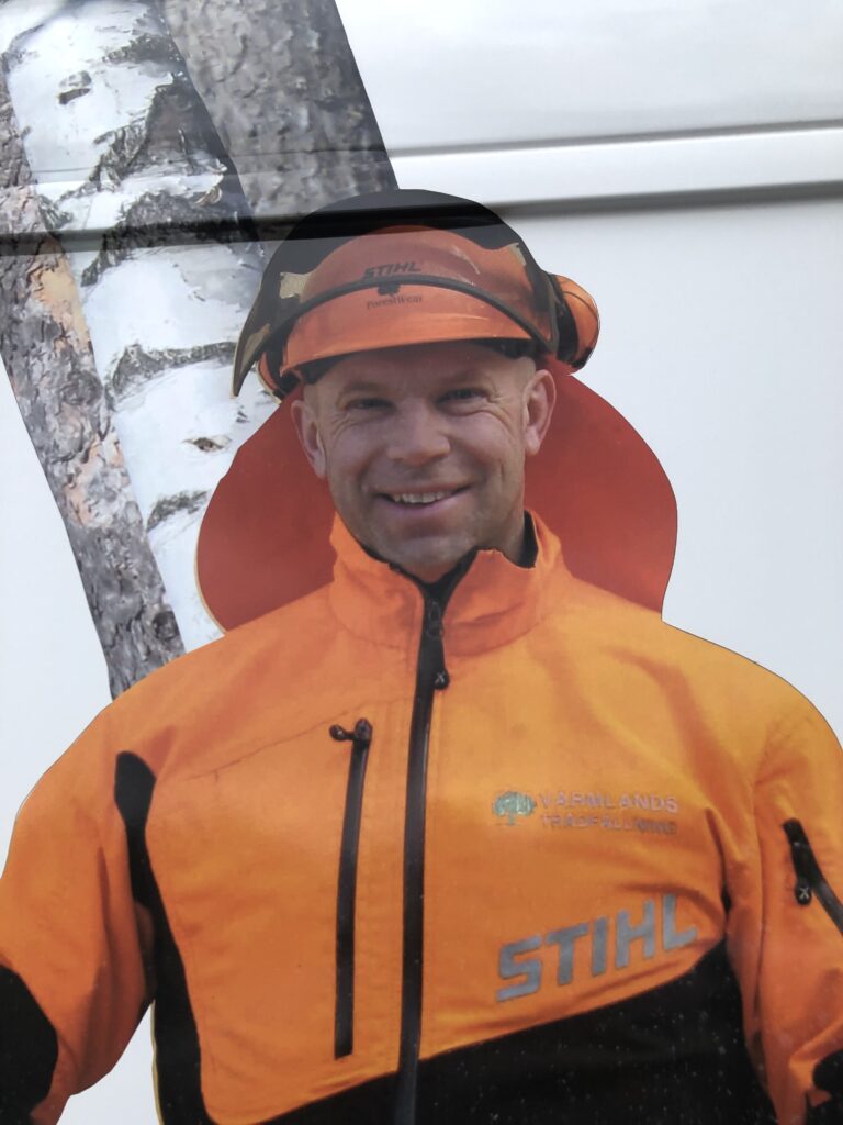 Bilden visar ägaren av Värmlands Trädfällning AB, Ola Isaksson