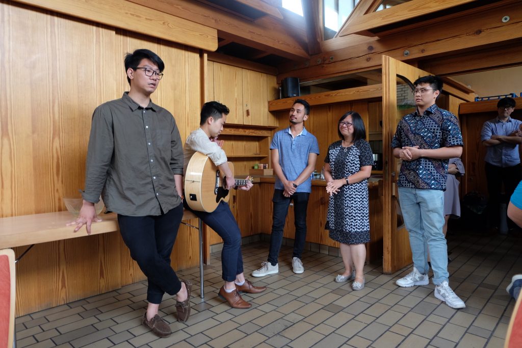 Persembahan Pujian dari HK Tiergarten