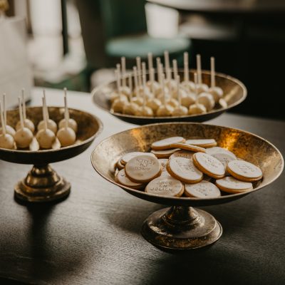 taartschalen serveerschalen bruiloft huren decoratie taartschaal