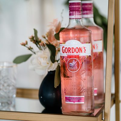 gordons gin bar bruiloft roze en goud huren decoratie versiering ideeen