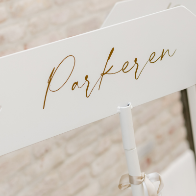 Wegwijsbordjes - richtingsbordjes wit met gouden letters weddingsigns geschikt voor bruiloft decoratie