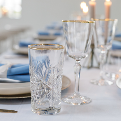 hoge limonadeglazen met gouden rand geschikt voor bruiloft decoratie en 21-diner