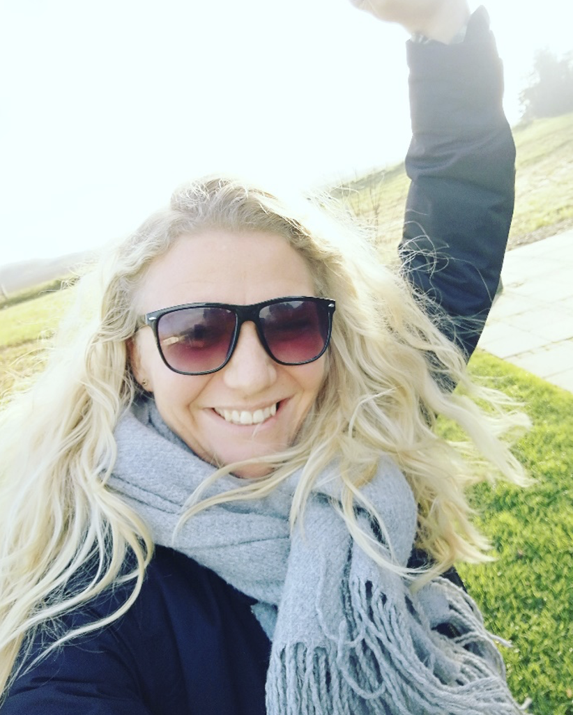 Krista-med-solbriller