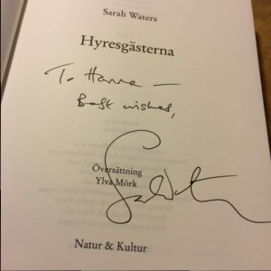 Autograf av Sarah Waters i Hyresgäterna