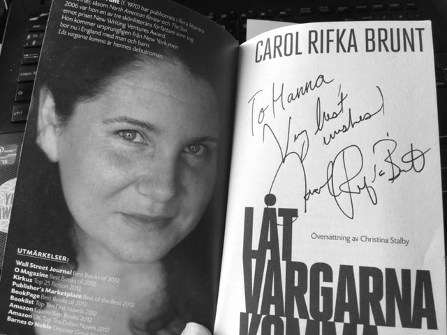 Autograf i Låt vargarna komma Autograf i Låt vargarna komma