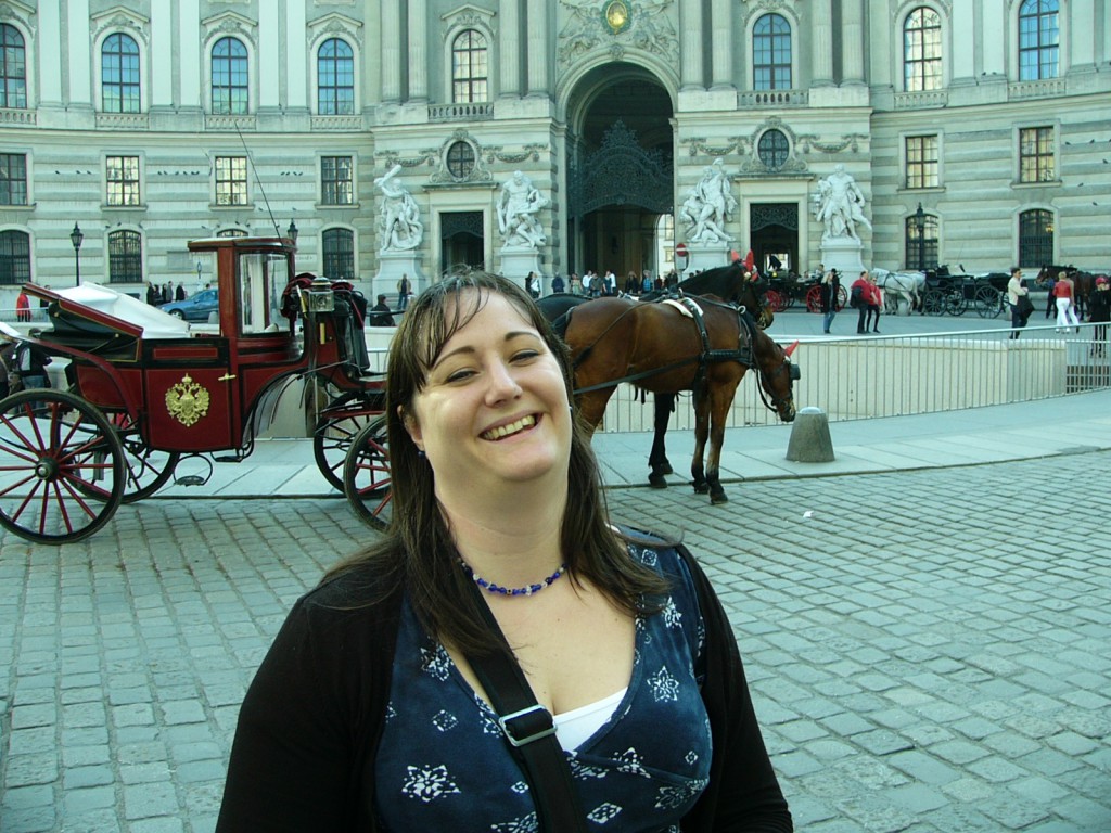 Hanna utanför Hofburg i Wien Hanna utanför Hofburg i Wien